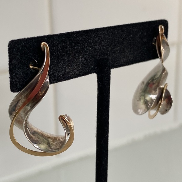 Artisan Modernest Sterling Silver 14K Wired PJ Swirl Earrings - Picture 3 of 13